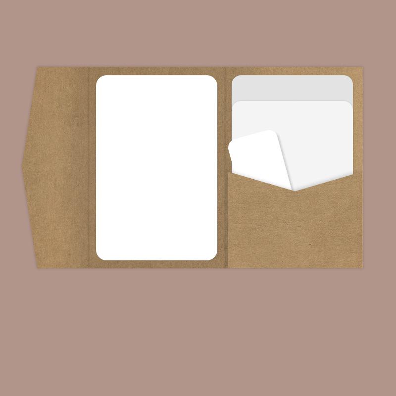 Met een pocketfold kun je eenvoudig allerlei losse kaartjes bundelen tot één compleet pakket. Zo kun je alle informatie over de geboorte van jouw kindje, jouw feest of bruiloft gemakkelijk delen met de ontvanger